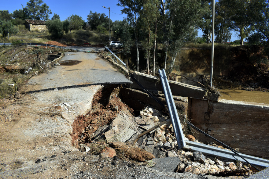 Ώρες αγωνίας για τους αγνοούμενους του κυκλώνα «Ζορμπά»