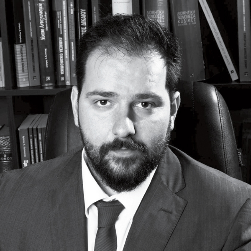 Αθωώθηκαν οι 12 από τους 15 για τη νύχτα που κάηκε το «Αττικόν»  