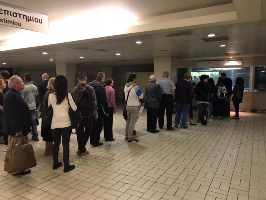 Επέστρεψε η ταλαιπωρία στο Μετρό: Ουρές για τις κάρτες μειωμένου κομίστρου