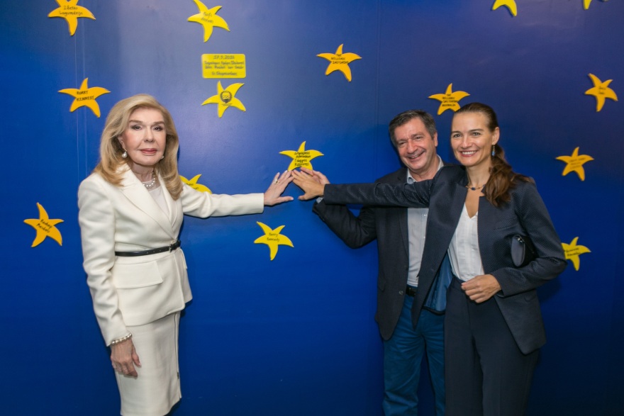 Επίσκεψη Καμίνη στην Ογκολογική Μονάδα Παίδων «Μαριάννα Β. Βαρδινογιάννη - ΕΛΠΙΔΑ»