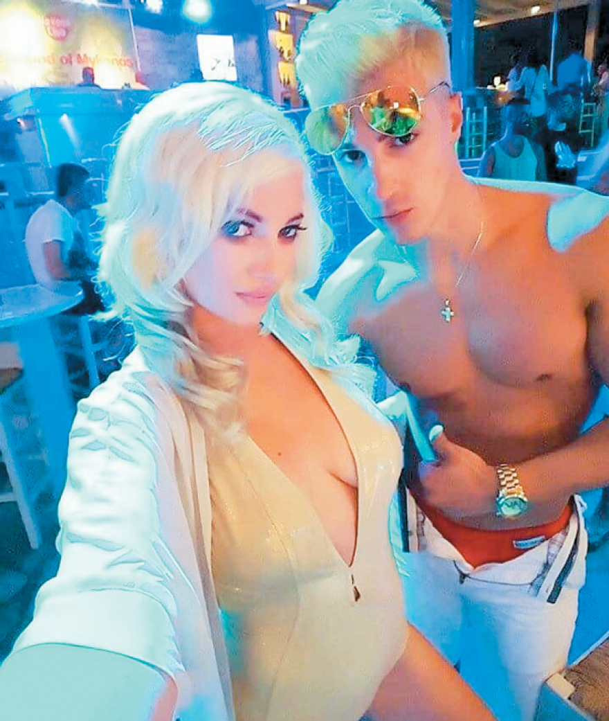 Τι τρέχει  με την Τζούλια: Η αποκαθήλωση του sex symbol