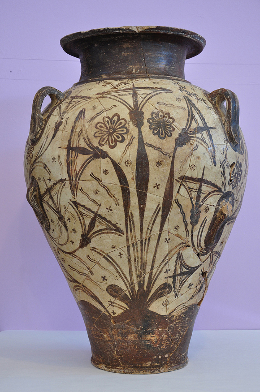 Στο φως αρχαιολογικοί θησαυροί σε ασύλητο θαλαμοειδή τάφο στα Αηδόνια Νεμέας