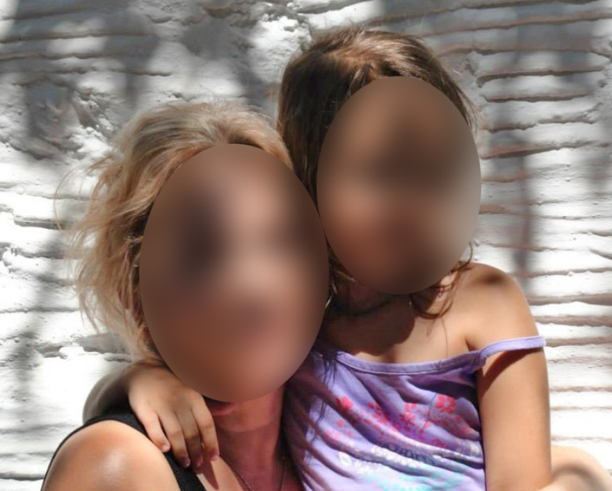 Τραγωδία στο Άργος: Συγκλονίζει η οικογενειακή φωτογραφία με την 11χρονη στην αγκαλιά του αδελφού της 