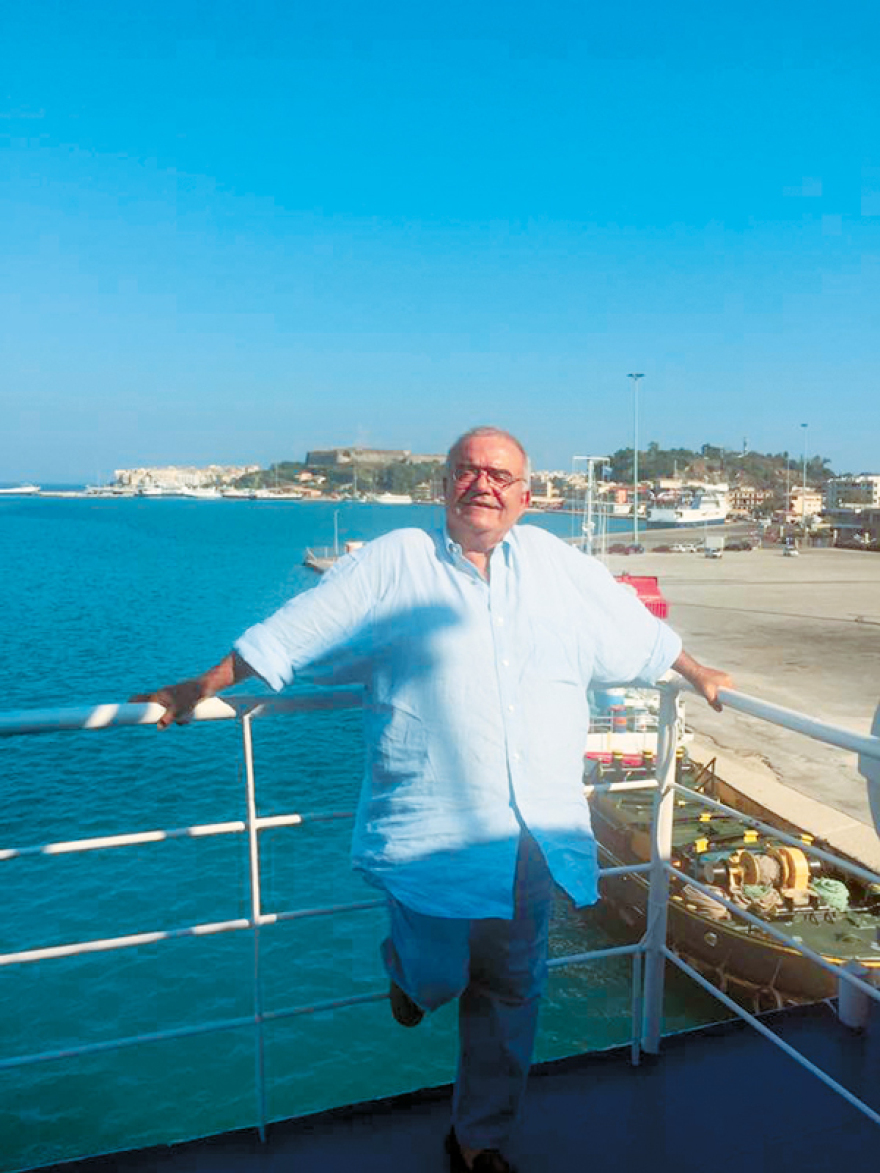  Πικρός «εμφύλιος»  στα ζαχαροπλαστεία Κωνσταντινίδη