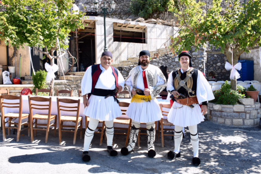 Στον... πυρετό του γάμου της Μαρίας Μενούνος ο Άκοβος Αρκαδίας