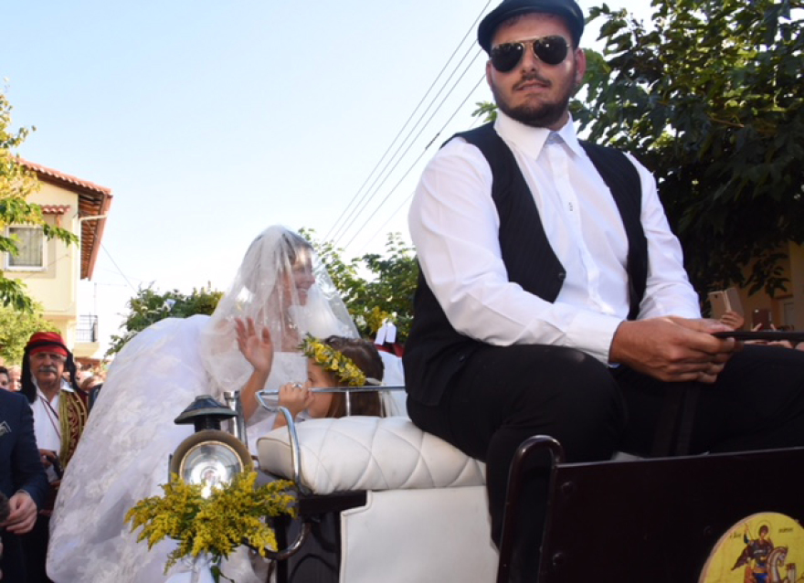 Δείτε το φωτογραφικό άλμπουμ από τον «big fat greek wedding» της Μαρίας Μενούνος 