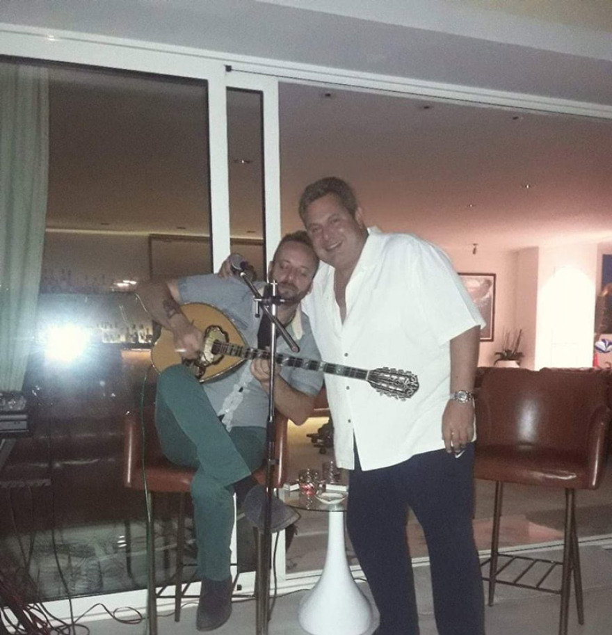 Το μουσικό γλέντι του Πάνου Καμμένου στο σπίτι του