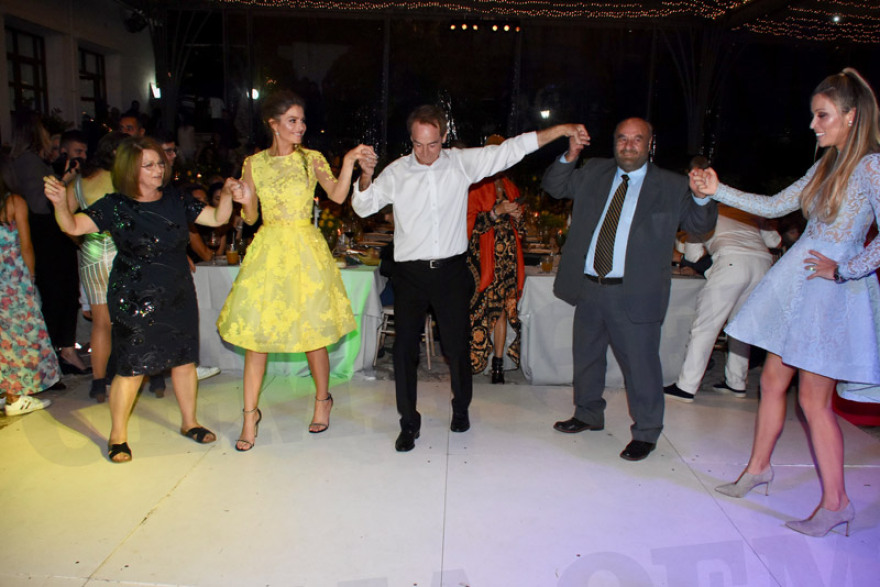 Δείτε το φωτογραφικό άλμπουμ από τον «big fat greek wedding» της Μαρίας Μενούνος 