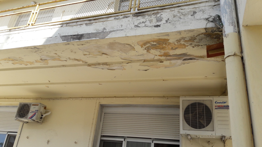 Σε άθλια κατάσταση το Νοσοκομείο Κιλκίς - Εκπαιδευόμενη τραυματίστηκε από πτώση σοβάδων