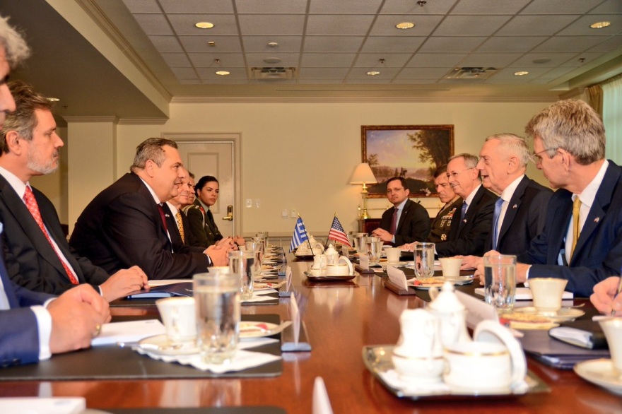 Τζέιμς Μάτις: Σταθερός και εξαιρετικός σύμμαχος η Ελλάδα