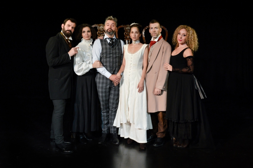 Η «Έντα Γκάμπλερ»... Κάτω από τη Γέφυρα