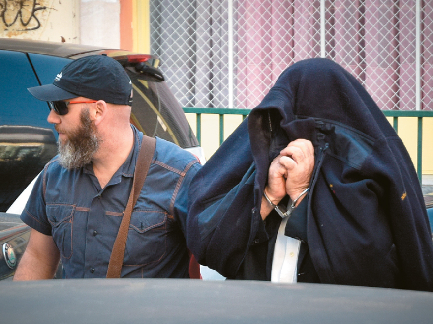 28 χρόνια σεξουαλικές παρενοχλήσεις: Ο... Γουάινστιν των Σερρών με το περουκίνι