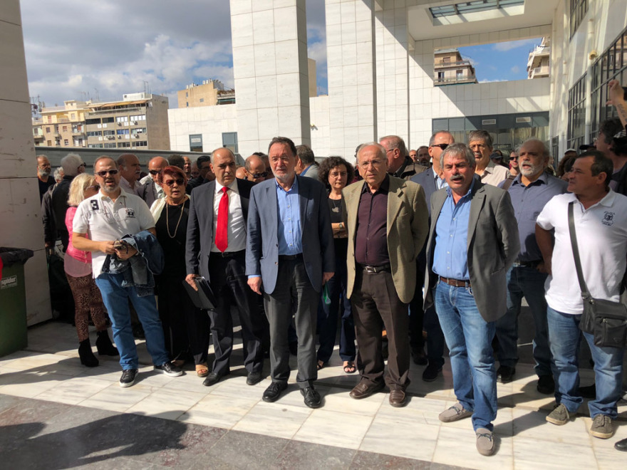 Διαμαρτυρία στο Ειρηνοδικείο για την κλήση Λαφαζάνη σε απολογία