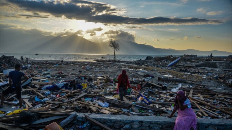 Τσουνάμι στην Ινδονησία: Στους 2.045 έφθασε ο αριθμός των νεκρών
