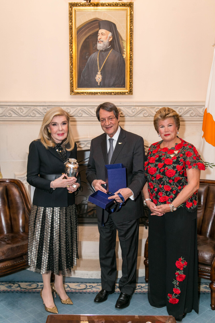 Η Κυπριακή Δημοκρατία τίμησε την Μαριάννα Β. Βαρδινογιάννη για το ανθρωπιστικό της έργο