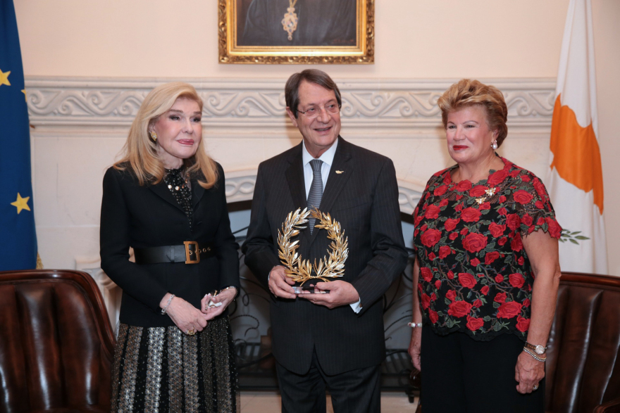 Η Κυπριακή Δημοκρατία τίμησε την Μαριάννα Β. Βαρδινογιάννη για το ανθρωπιστικό της έργο