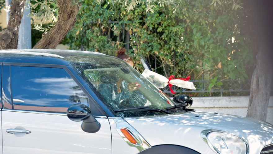 Ελένη Φουρέιρα: Ο άγνωστος θαυμαστής με τα λουλούδια