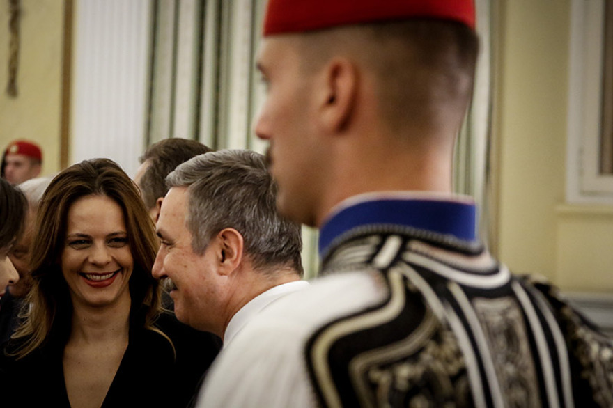 Χαμόγελα, φιλιά και χαλαρή ατμόσφαιρα στο προεδρικό μέγαρο στο περιθώριο του πολιτικού... τυφώνα