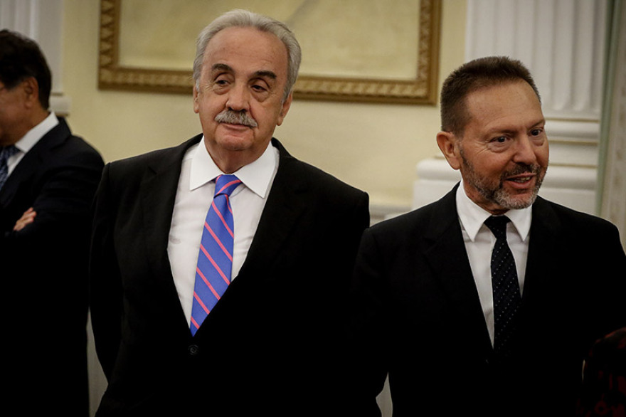 Χαμόγελα, φιλιά και χαλαρή ατμόσφαιρα στο προεδρικό μέγαρο στο περιθώριο του πολιτικού... τυφώνα