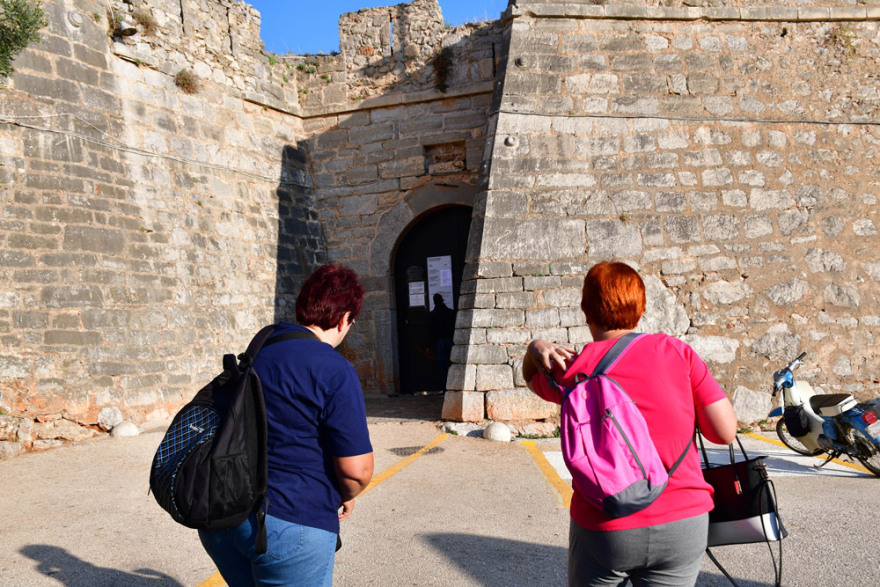 Απογοητευμένοι οι τουρίστες από το ολοήμερο λουκέτο σε μουσεία και αρχαιολογικούς χώρους