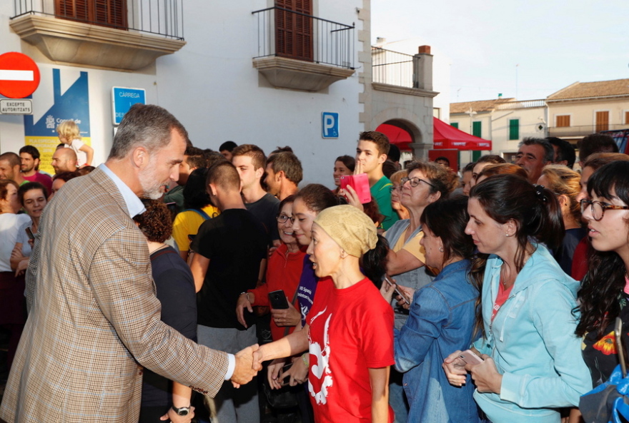 Στην πληγείσα από τις πλημμύρες Μαγιόρκα το βασιλικό ζεύγος της Ισπανίας