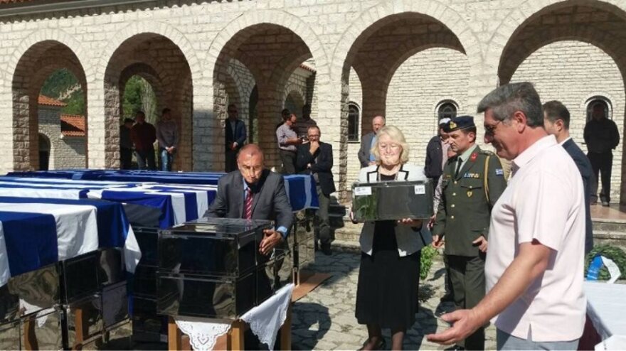 Ενταφίασαν 573 πεσόντες του '40 – Δεν άφησαν τους συγγενείς τους να παρευρεθούν