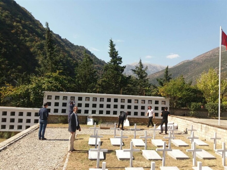 Ενταφίασαν 573 πεσόντες του '40 – Δεν άφησαν τους συγγενείς τους να παρευρεθούν