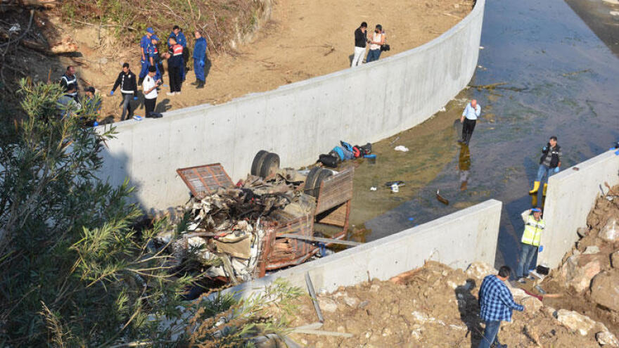 Τραγωδία στην Τουρκία: 22 μετανάστες νεκροί από πτώση φορτηγού σε κανάλι