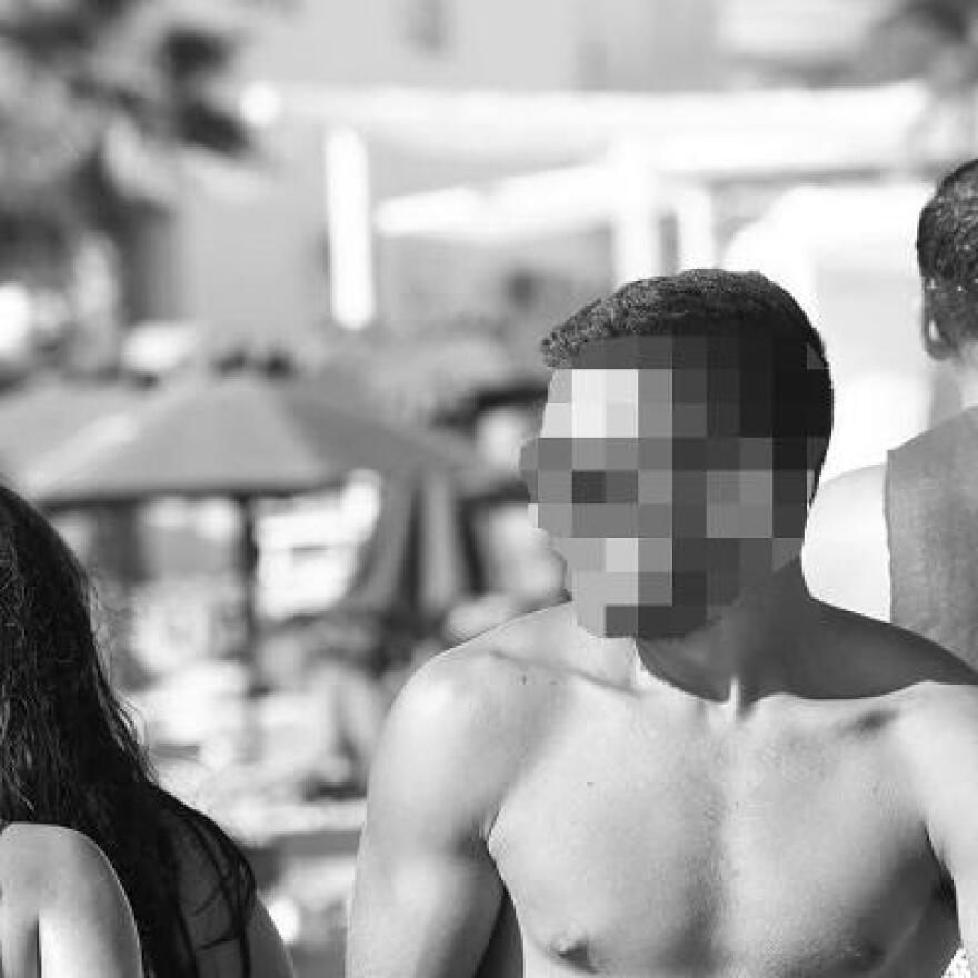 Αστυνομικοί μετέτρεψαν σε πυγμαχική αρένα τα στενά της Μυκόνου