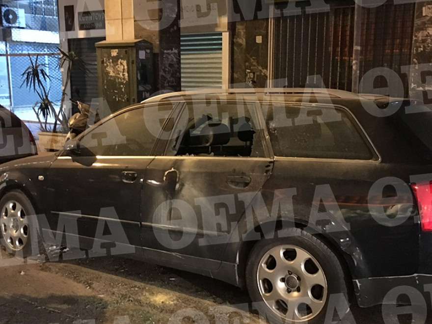  Επίθεση με μολότοφ στο Α.Τ. Ομόνοιας - Τέσσερις αστυνομικοί τραυματίες