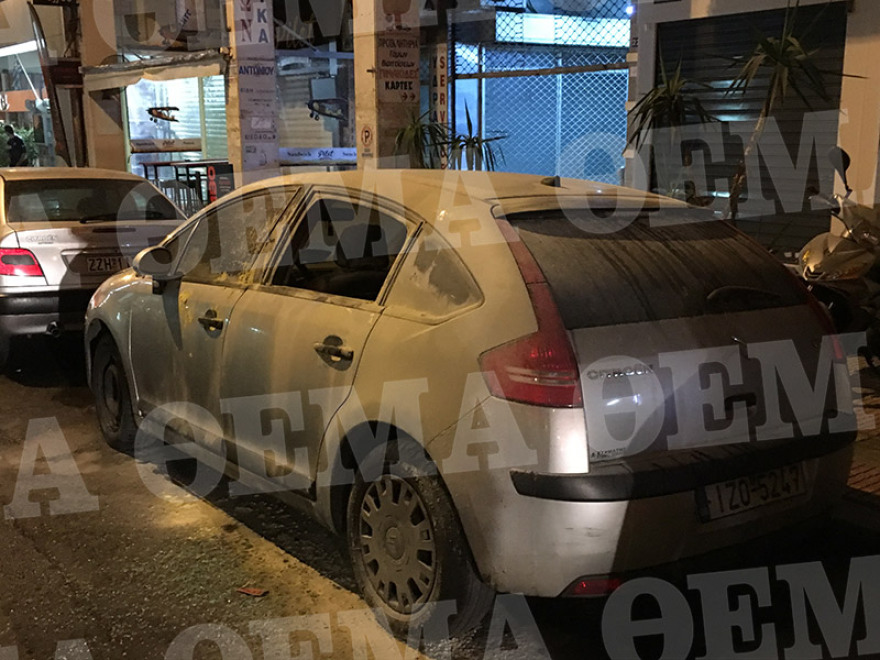  Επίθεση με μολότοφ στο Α.Τ. Ομόνοιας - Τέσσερις αστυνομικοί τραυματίες