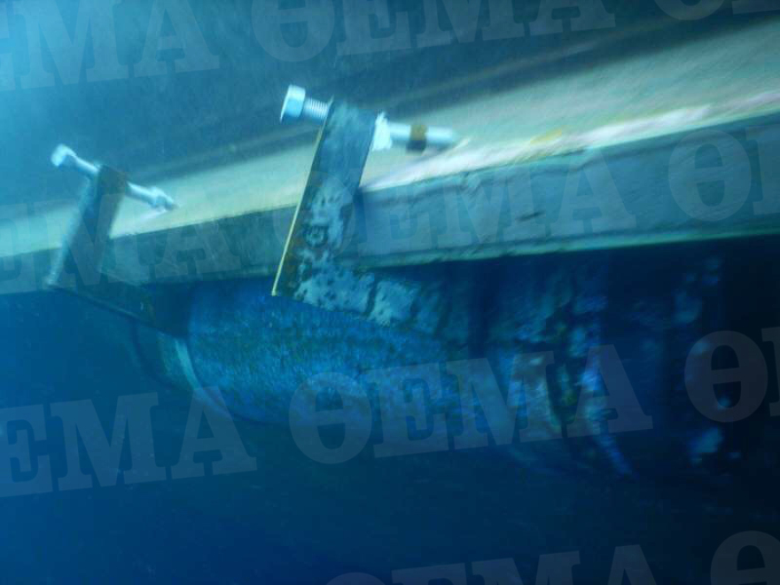 Φωτογραφίες: Δείτε πώς οι βατραχάνθρωποι του Λιμενικού «ξήλωσαν» ναρκωτικά  μέσα από πλοίο στο Κερατσίνι