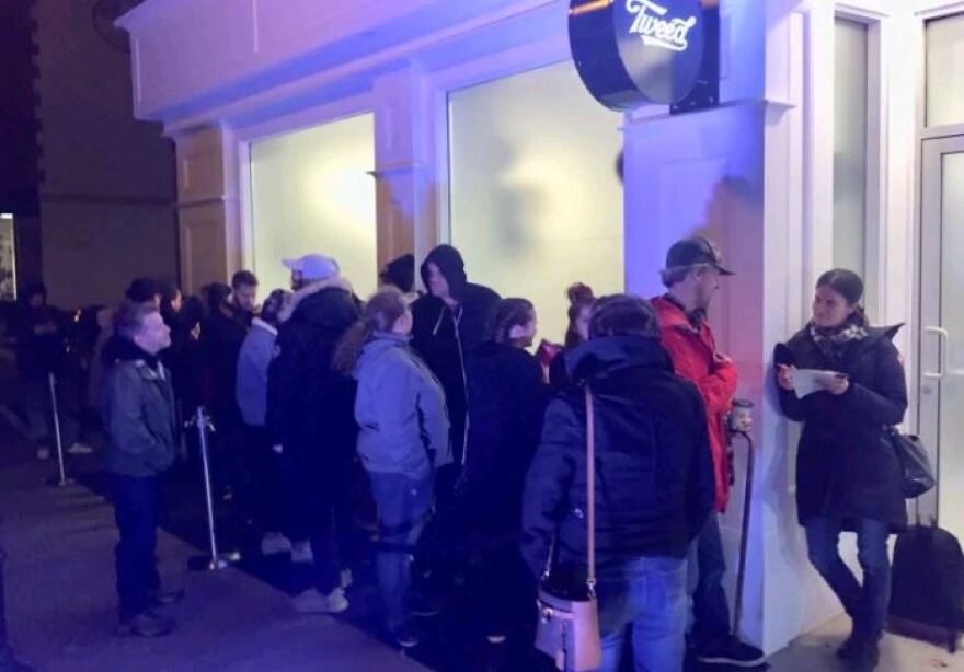 Καναδάς: «Ξεπούλησε» από την πρώτη μέρα η κάνναβη στα μαγαζιά!