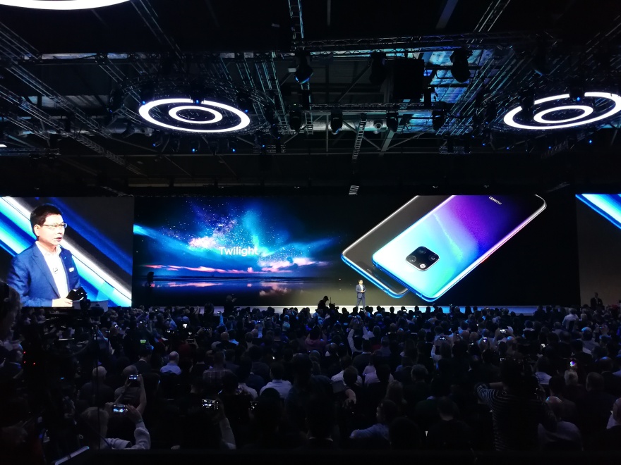 H Huawei με το Mate 20 Pro «ταράζει» την παγκόσμια αγορά 