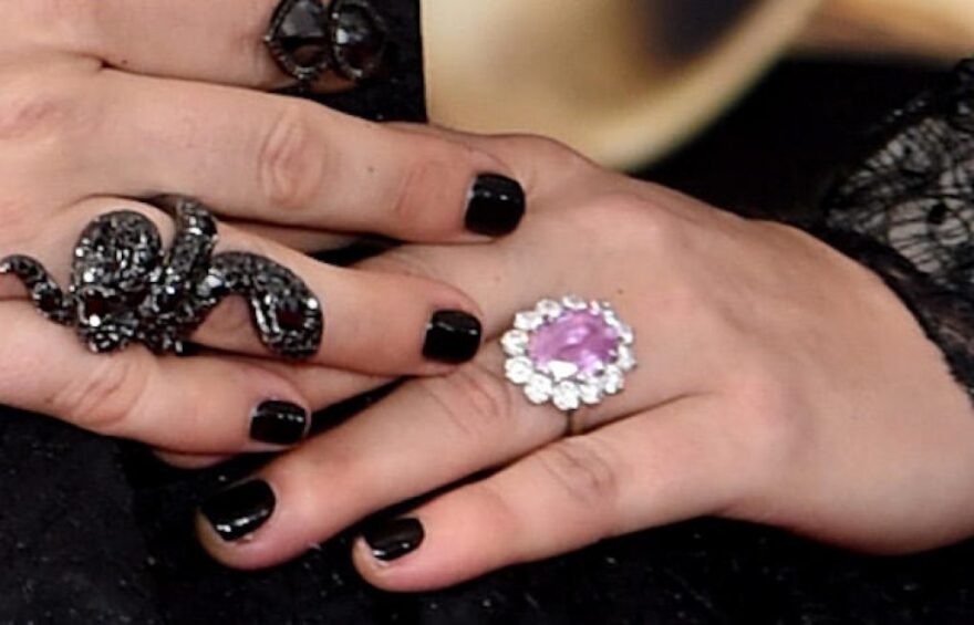 Το ροζ διαμάντι της Lady Gaga αξίζει πάνω από 1 εκατ. δολάρια