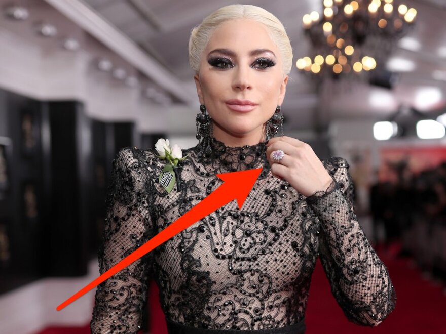 Το ροζ διαμάντι της Lady Gaga αξίζει πάνω από 1 εκατ. δολάρια