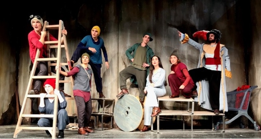 Η Ελεονώρα Μελέτη ασχολείται και με το θέατρο