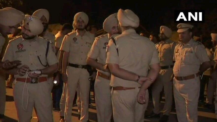 Κόλαση στην Ινδία: Τρένο έπεσε πάνω σε πλήθος - Τουλάχιστον 60 νεκροί