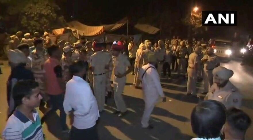 Κόλαση στην Ινδία: Τρένο έπεσε πάνω σε πλήθος - Τουλάχιστον 60 νεκροί