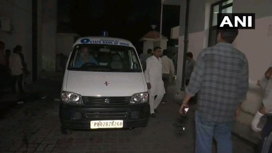 Κόλαση στην Ινδία: Τρένο έπεσε πάνω σε πλήθος - Τουλάχιστον 60 νεκροί