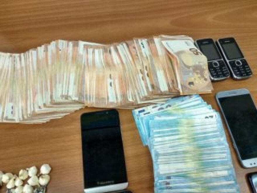 Εξαρθρώθηκε σπείρα που «έσπρωχνε» ναρκωτικά σε νυχτερινά μαγαζιά της Αθήνας