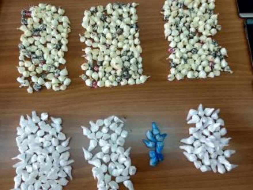 Εξαρθρώθηκε σπείρα που «έσπρωχνε» ναρκωτικά σε νυχτερινά μαγαζιά της Αθήνας