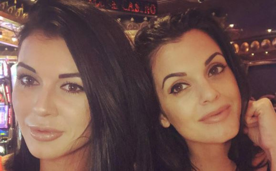 Μία 27χρονη παντρεύτηκε τον πατέρα της καλύτερής της φίλης 