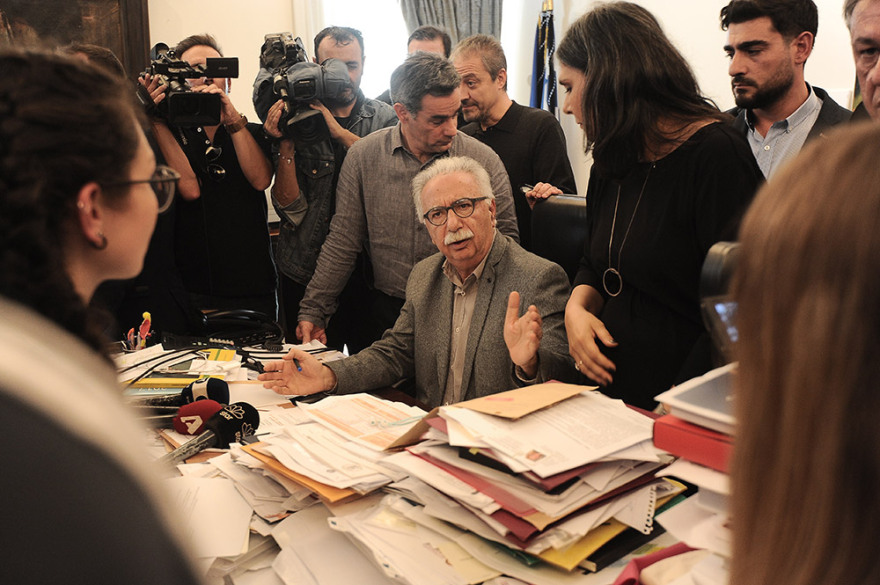 Δείτε βίντεο: «Εξάψαλμος» φοιτητών στον Γαβρόγλου - «Διαλύετε τις ζωές μας»