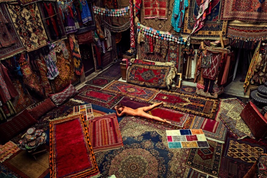 Γυμνή στην Αγιά Σοφιά η Μαρίζα Παπέν με την ανοχή των Τούρκων