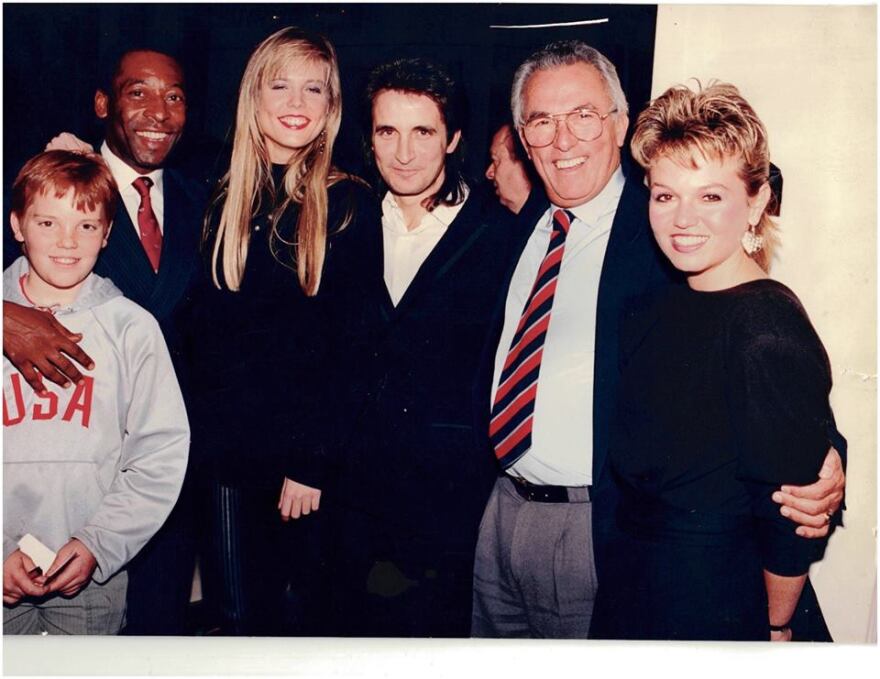 Ελληνας-ζωντανός θρύλος του Studio 54, βρίσκει και παραδίδει πορτοφόλι με πάνω από 1.000 δολάρια