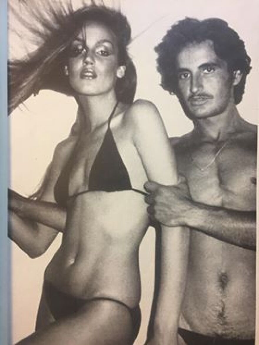 Ελληνας-ζωντανός θρύλος του Studio 54, βρίσκει και παραδίδει πορτοφόλι με πάνω από 1.000 δολάρια