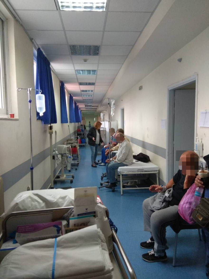 «Σωτηρία»: Γέμισαν ράντζα οι διάδρομοι της Γ' Πανεπιστημιακής Παθολογικής