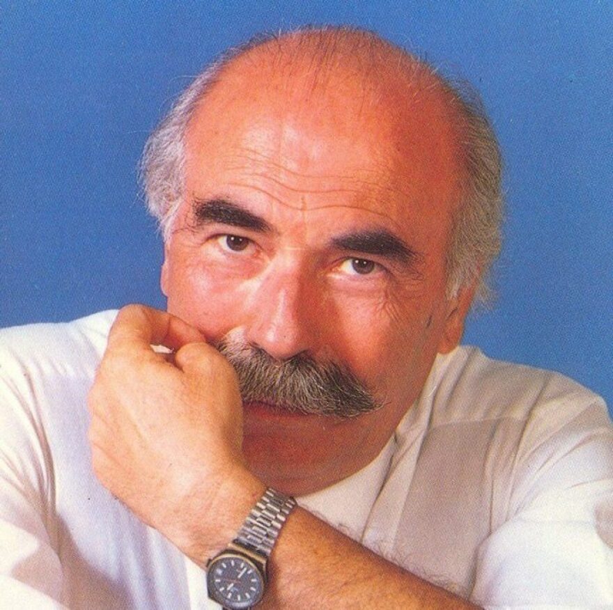 Πέθανε ο Νίκος Κούρος, ο αγαπητός «φαρμακοποιός» της σειράς «Ρετιρέ»  