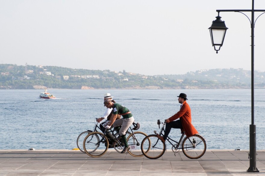 Οι Σπέτσες για 5η χρονιά στους vintage ρυθμούς του Tweed Run 